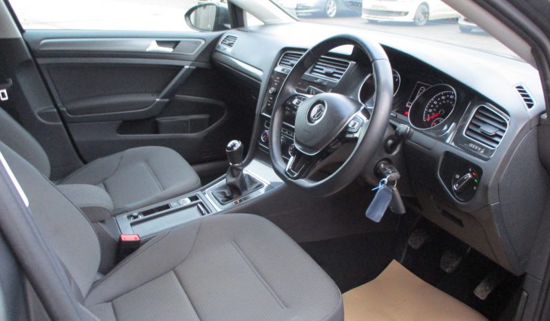 VW Golf 1.5 TSI EVO SE Nav 5DR Immaculate Good Specification full