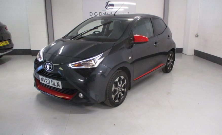 Toyota Aygo 1.0 VVTi- i x Trend Funroof x Shift 5Dr   Automatic Only 13,000 Miles