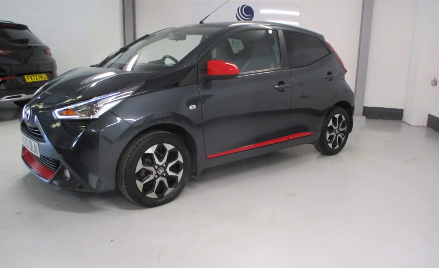 Toyota Aygo 1.0 VVTi- i x Trend Funroof x Shift 5Dr   Automatic Only 13,000 Miles